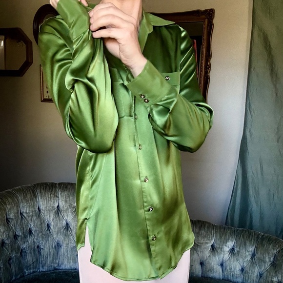 Women's 100% Silk Button Down Shirt, Green V Neck Small Office Blouse, Workwear - Picture 6 of 13